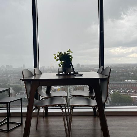 Luxury 2 Bedroom En-Suite Apartment Balcony Views マンチェスター エクステリア 写真