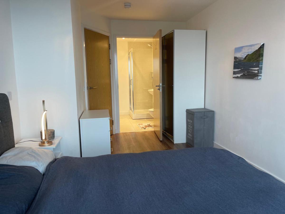Luxury 2 Bedroom En-Suite Apartment Balcony Views マンチェスター エクステリア 写真