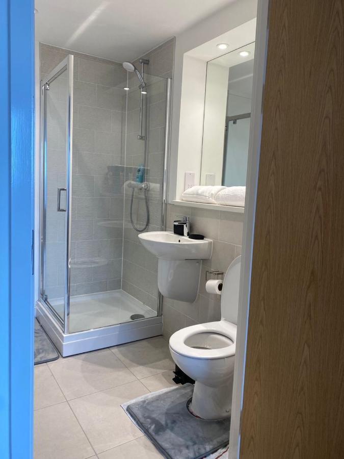 Luxury 2 Bedroom En-Suite Apartment Balcony Views マンチェスター エクステリア 写真