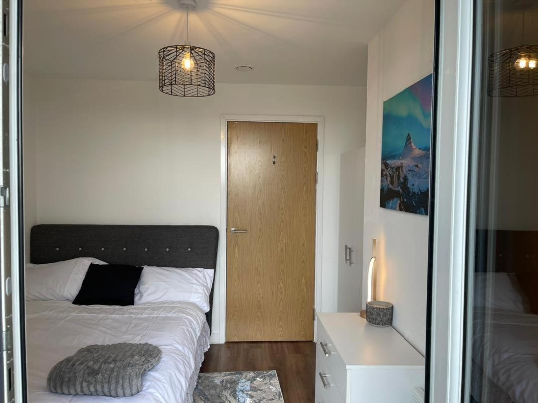 Luxury 2 Bedroom En-Suite Apartment Balcony Views マンチェスター エクステリア 写真